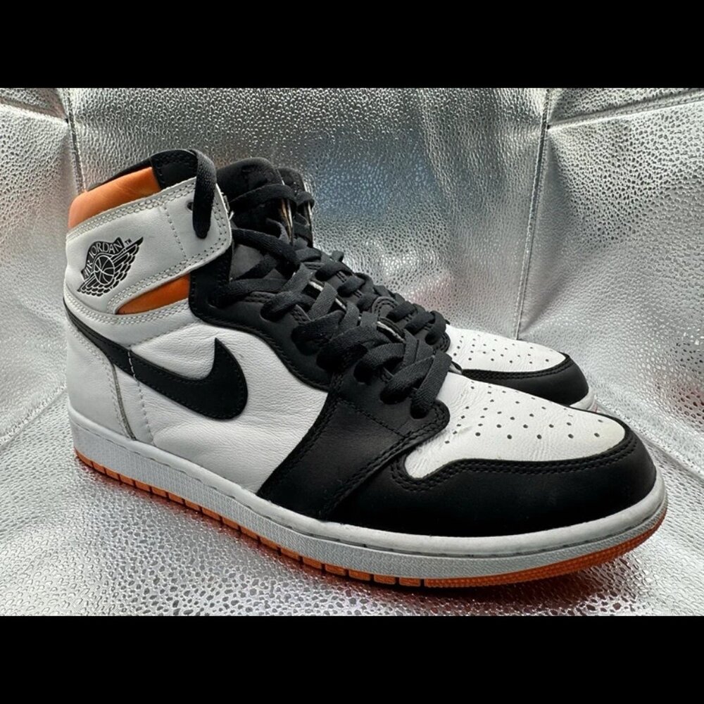 RARE 🚀 Size‎ 11 - Jordan 1 Retro High Electro Orange White Leather 555088-180